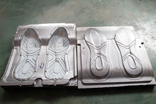 Why use Remax metal engraving machine to make shoe molds?