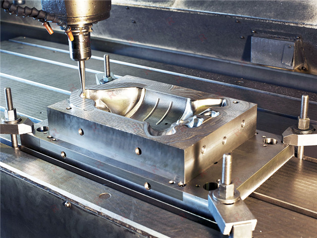 Features of a hobby CNC milling machine for milling, engraving and drilling metals